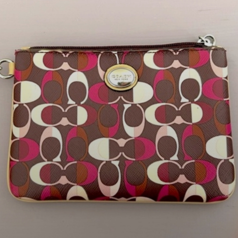 Coach wristlet wallet